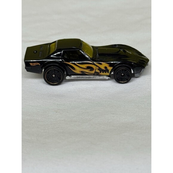 Hot Wheels '69 Corvette-Black w/Gold Graphic Flames-Muscle Car 2010 Collection - Picture 13 of 13